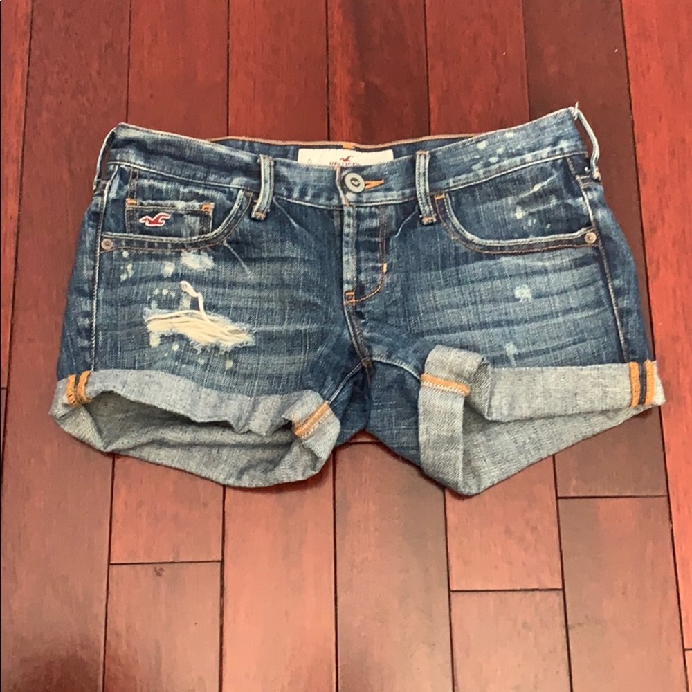 Hollister denim distressed shorts (size 0)